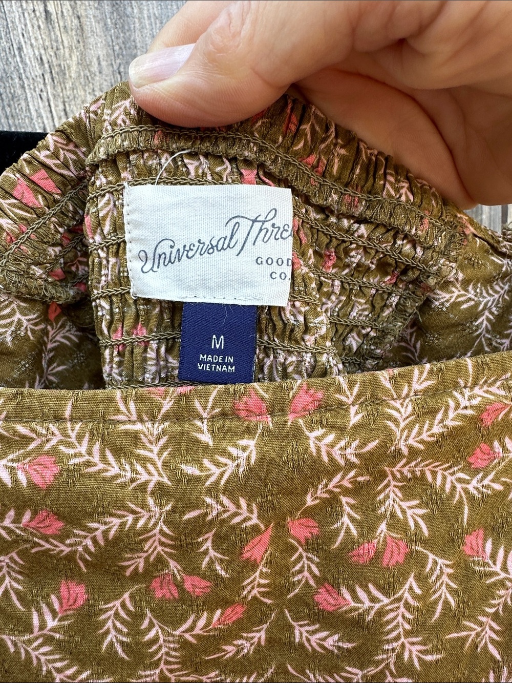 Universal Thread Tan w Pink and Cream Floral - Picture 2 of 4
